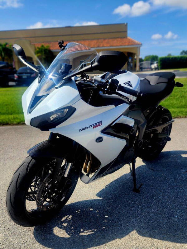 2025 Triumph DAYTONA 660