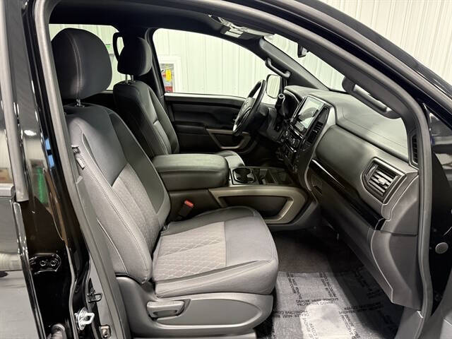 2024 Nissan Titan SV