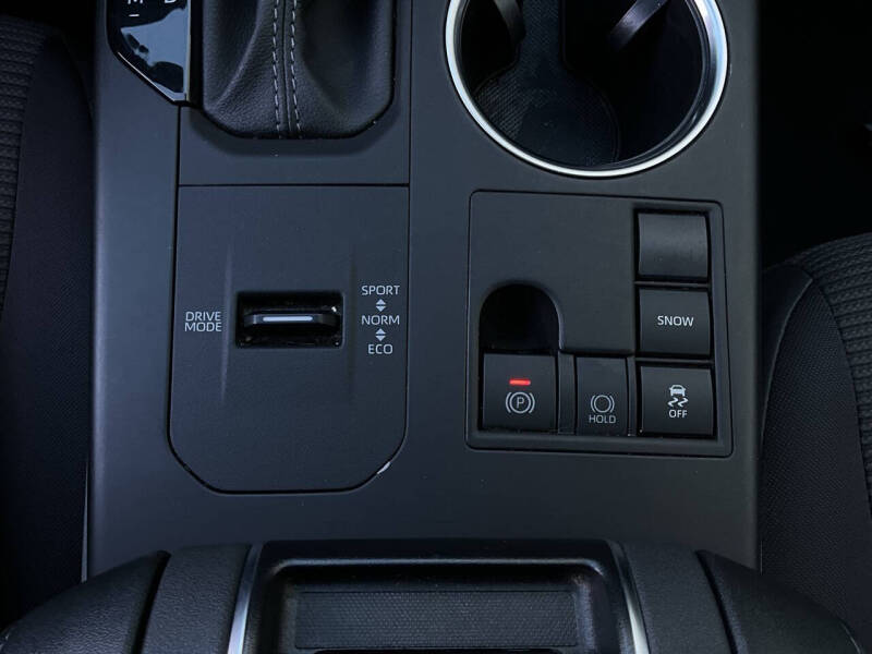 2025 Toyota Highlander LE