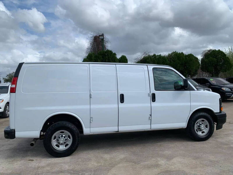2017 Chevrolet Express 2500