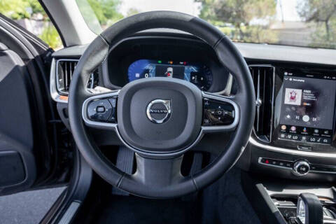 2025 Volvo V60 Cross Country B5 Plus