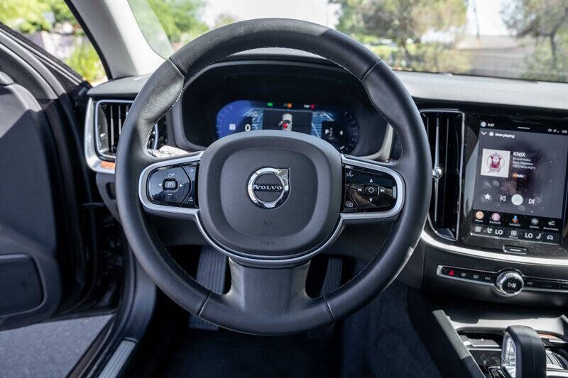 2025 Volvo V60 Cross Country B5 Plus