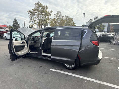 2017 Chrysler Pacifica Touring