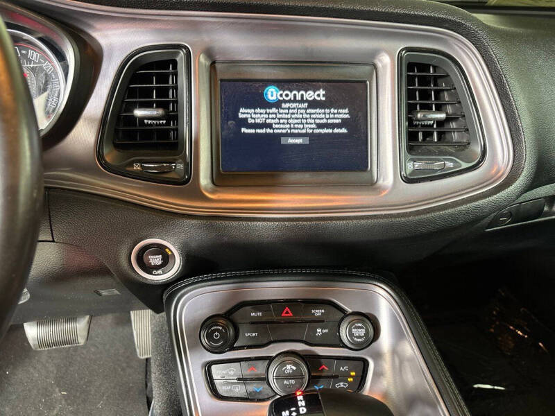 2023 Dodge Challenger SXT