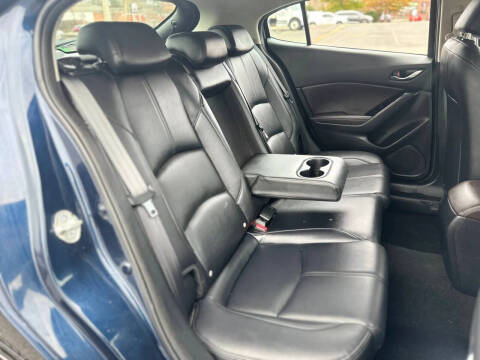 2018 Mazda MAZDA3 Touring