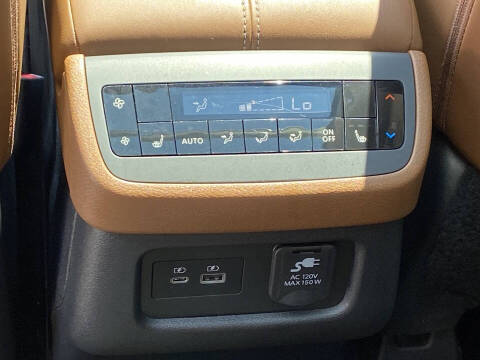 2024 Nissan Pathfinder Platinum