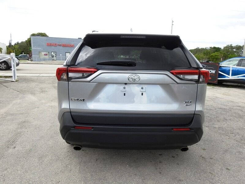 2021 TOYOTA RAV4 SUV / Crossover - $23,900
