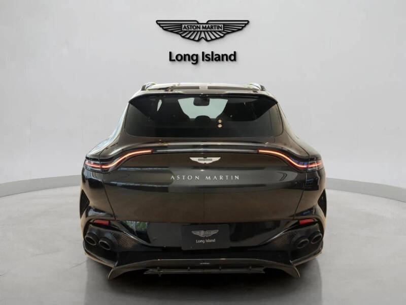 2024 Aston Martin DBX
