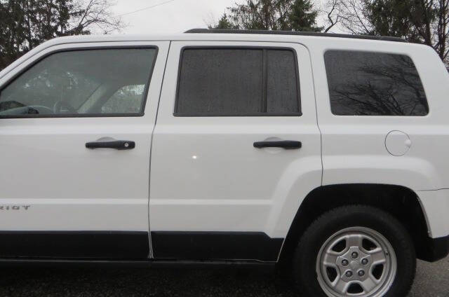 2011 Jeep Patriot null photo 30