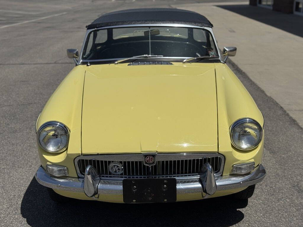 1967 MG MGB 33