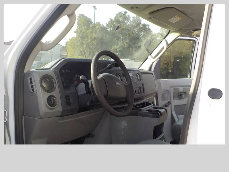 2012 Ford E-Series E-350 SD