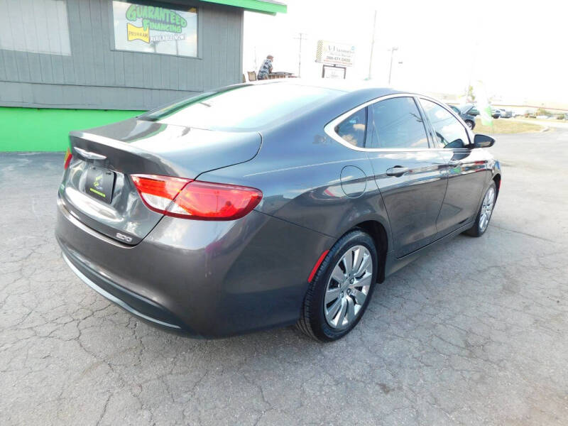 2015 Chrysler 200 LX