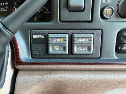 2000 Cadillac Escalade