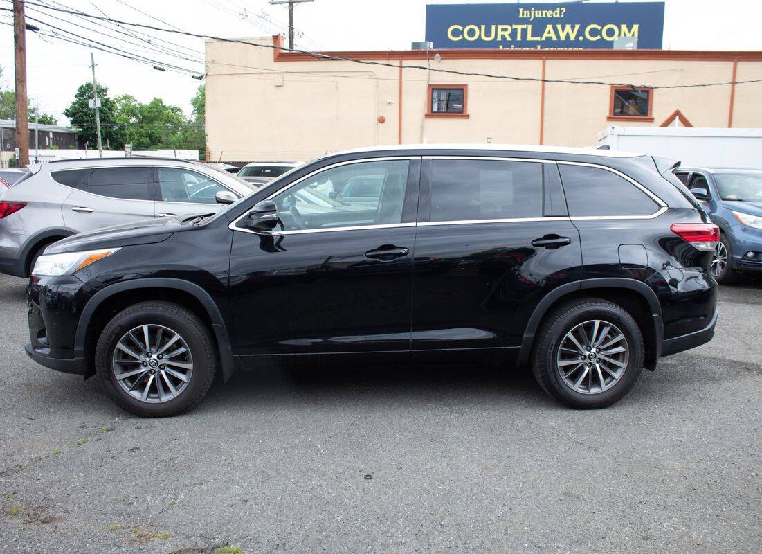 2017 Toyota Highlander for sale at Vrbo Motors in Linden, NJ