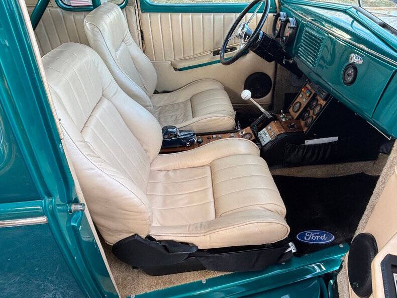 1939 Ford Deluxe