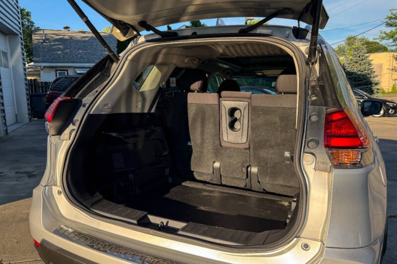 2017 Nissan Rogue SV