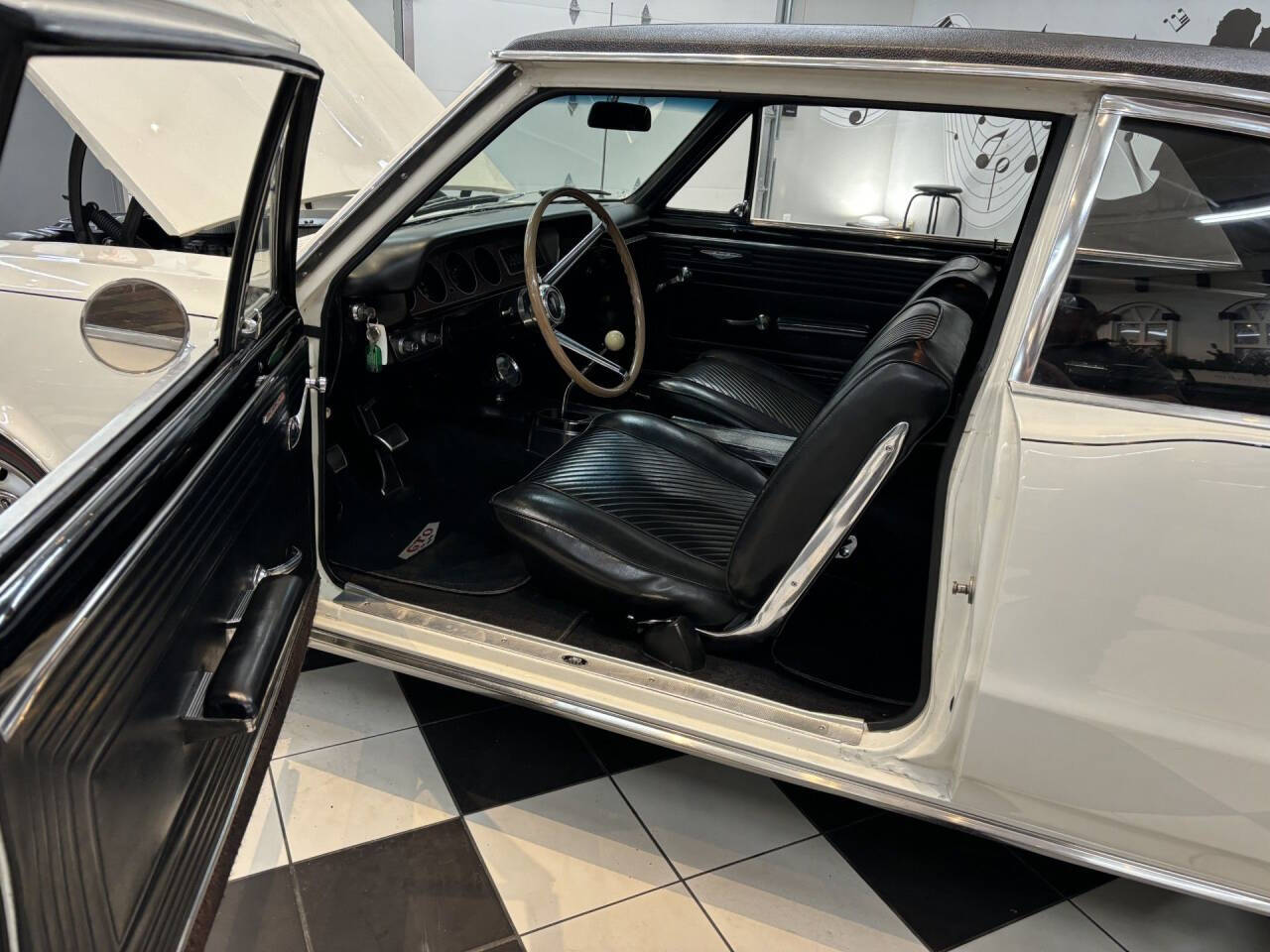 1965 Pontiac GTO 22