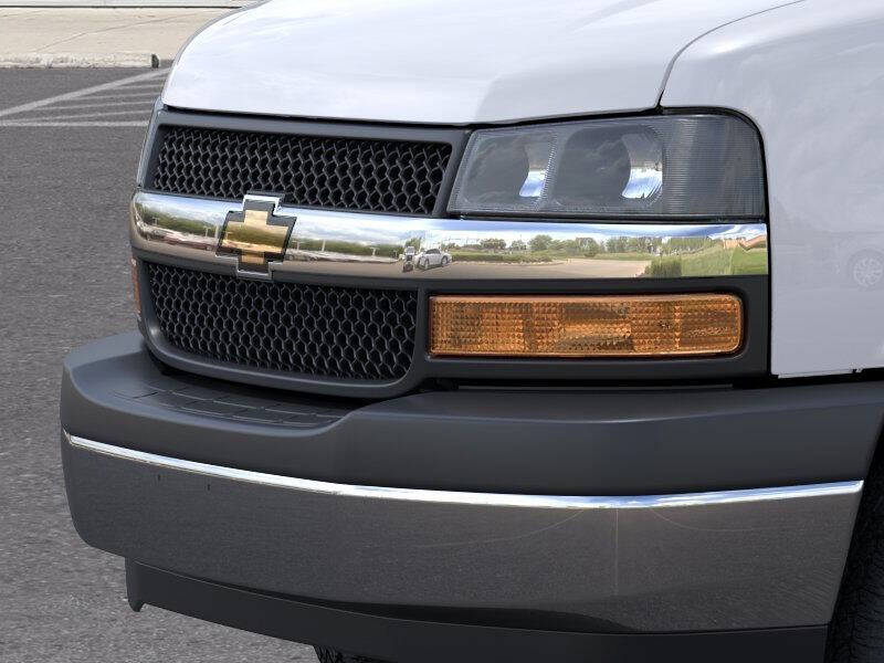 2025 Chevrolet Express 3500