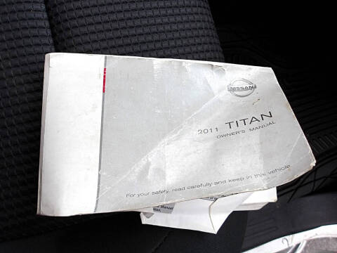 2011 Nissan Titan SV