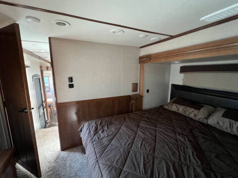 2018 Thor Motor Coach Redwood