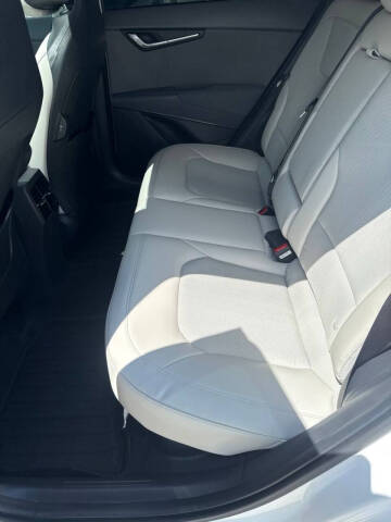 2023 Kia Niro EX Touring