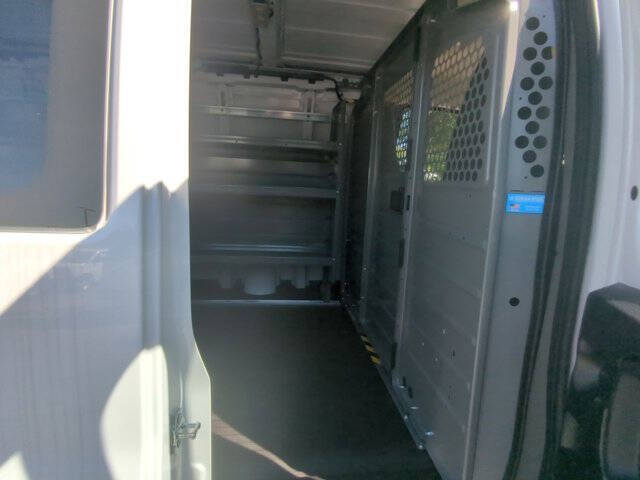 2025 GMC Savana 2500