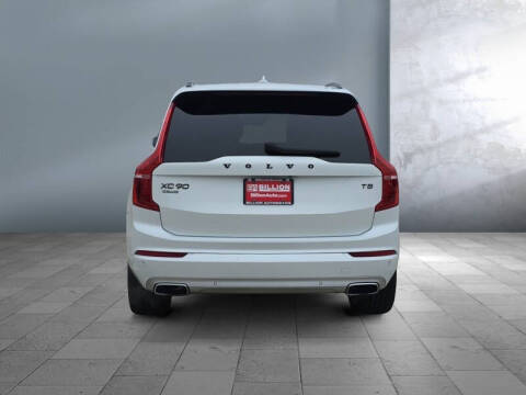 2020 Volvo XC90 T5 Momentum