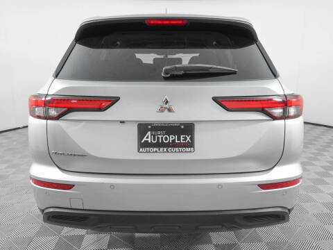 2022 Mitsubishi Outlander ES