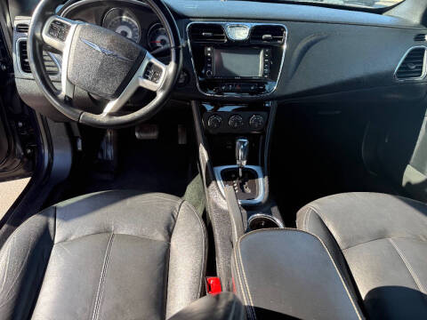 2011 Chrysler 200 Limited