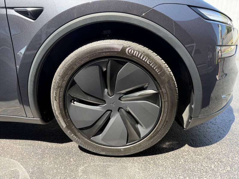 2026 Tesla Model Y Premium