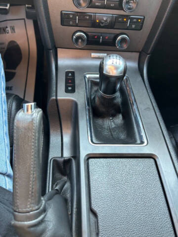 2012 Ford Mustang V6