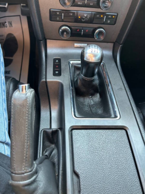 2012 Ford Mustang V6