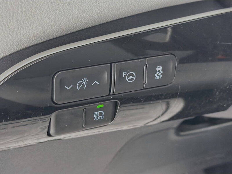 2017 Toyota Prius Three Touring