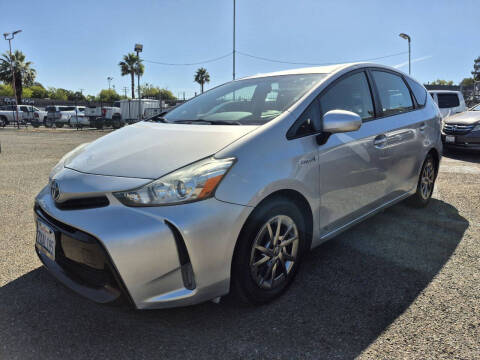 2015 Toyota Prius v Three
