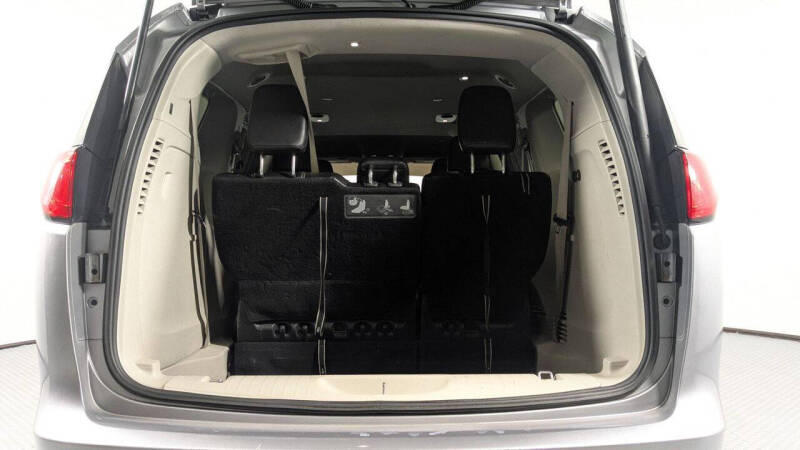 2020 Chrysler Voyager LXi