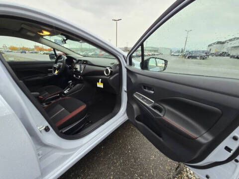 2025 Nissan Versa SR