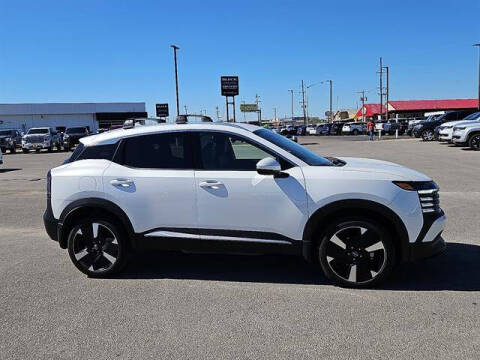 2025 Nissan Kicks SR