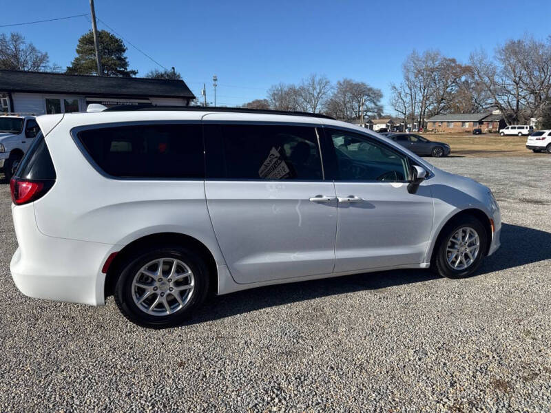 2020 Chrysler Voyager LXi