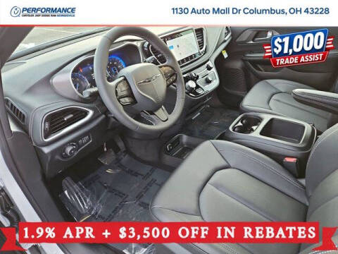 2026 Chrysler Pacifica Select
