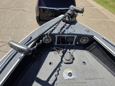 2023 Alumacraft Trophy 205