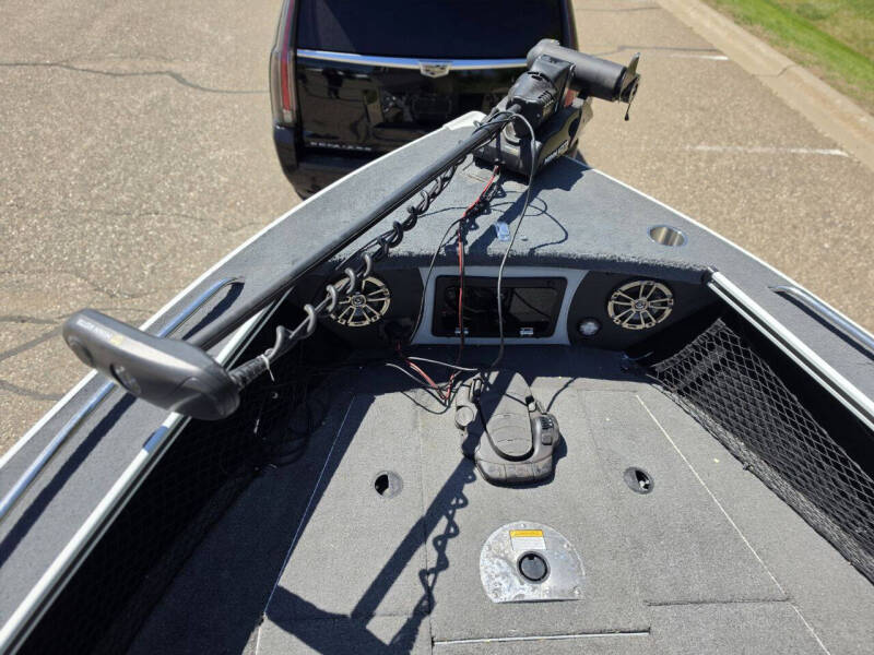 2023 Alumacraft Trophy 205