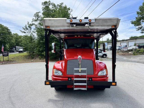 2022 Kenworth T370