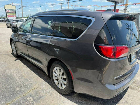 2019 Chrysler Pacifica Touring L 35th Anniversary