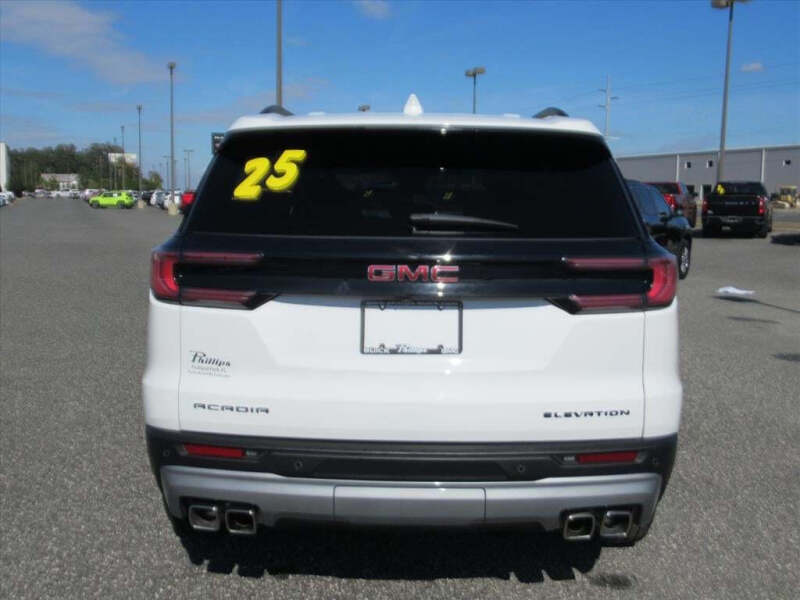 2025 GMC Acadia Elevation