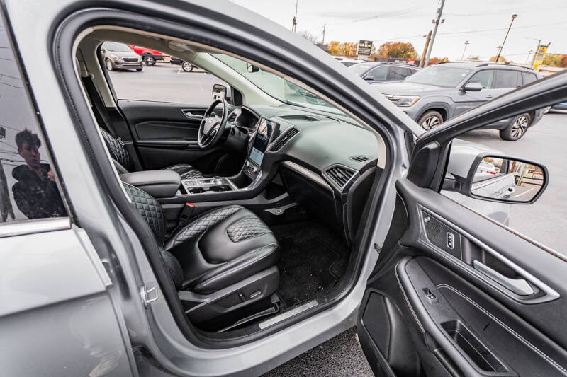 2023 Ford Edge Titanium