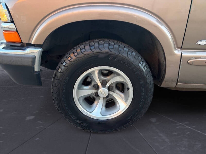 2004 Chevrolet Blazer LS