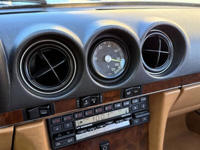 1987 Mercedes-Benz 560-Class 33