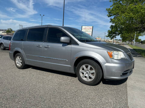 2013 Chrysler Town and Country for sale at Mr. Car Auto Sales in Pasco WA