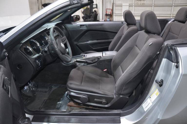 2012 Ford Mustang V6