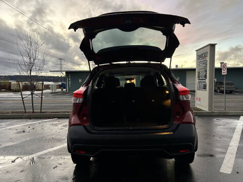 2019 Nissan Kicks SR